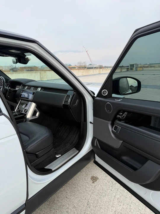 2020 Land Rover Range Rover L405 - Image 10 of 15