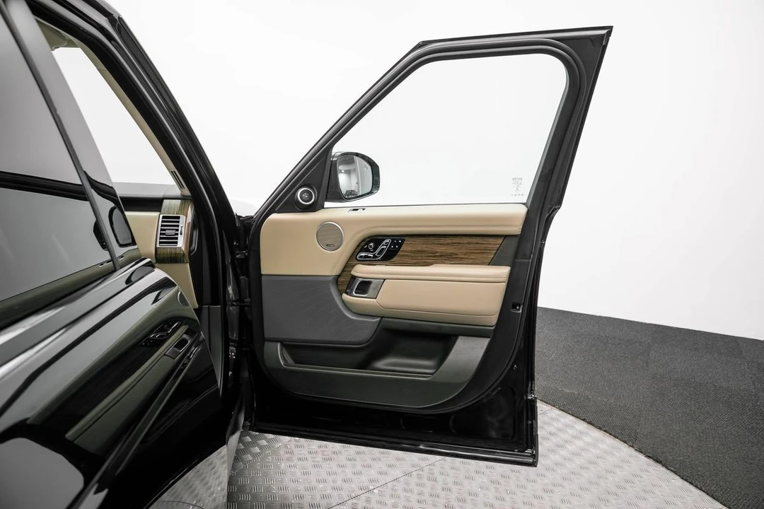 2020 Land Rover Range Rover L405 - Image 11 of 31