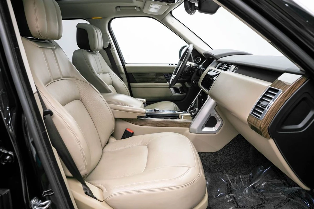 2020 Land Rover - Image 14 of 31