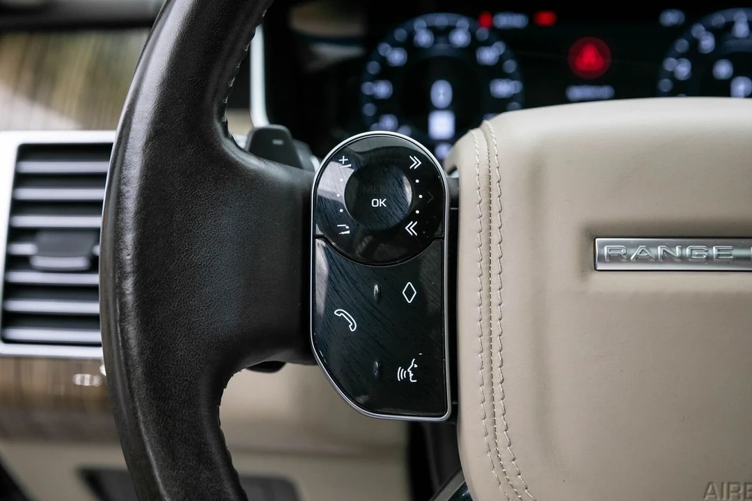2020 Land Rover - Image 27 of 31
