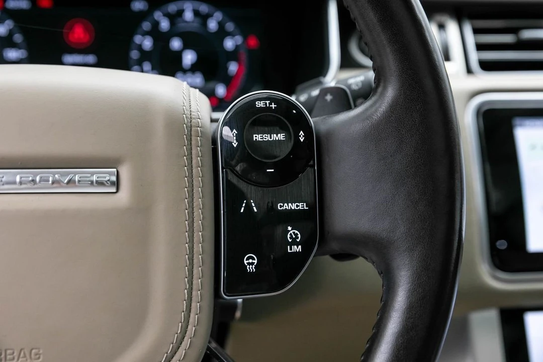 2020 Land Rover - Image 28 of 31