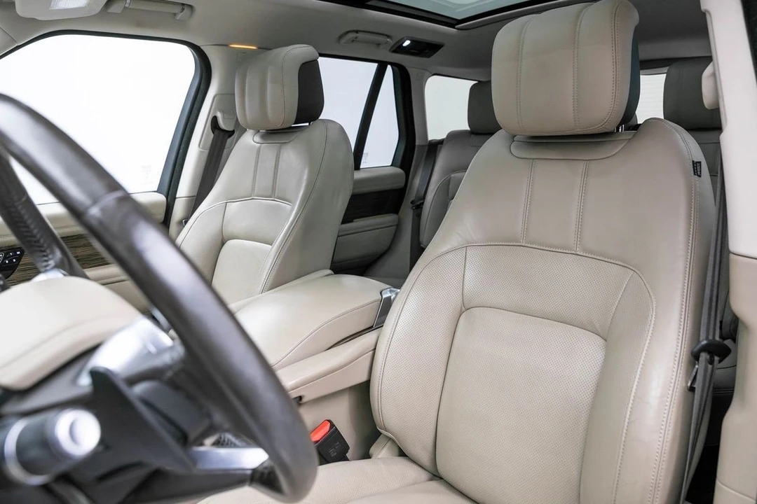 2020 Land Rover - Image 18 of 31