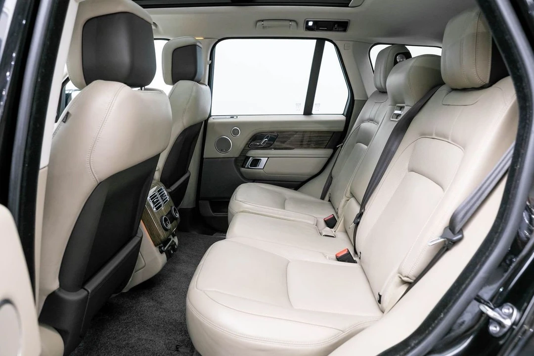2020 Land Rover - Image 16 of 31