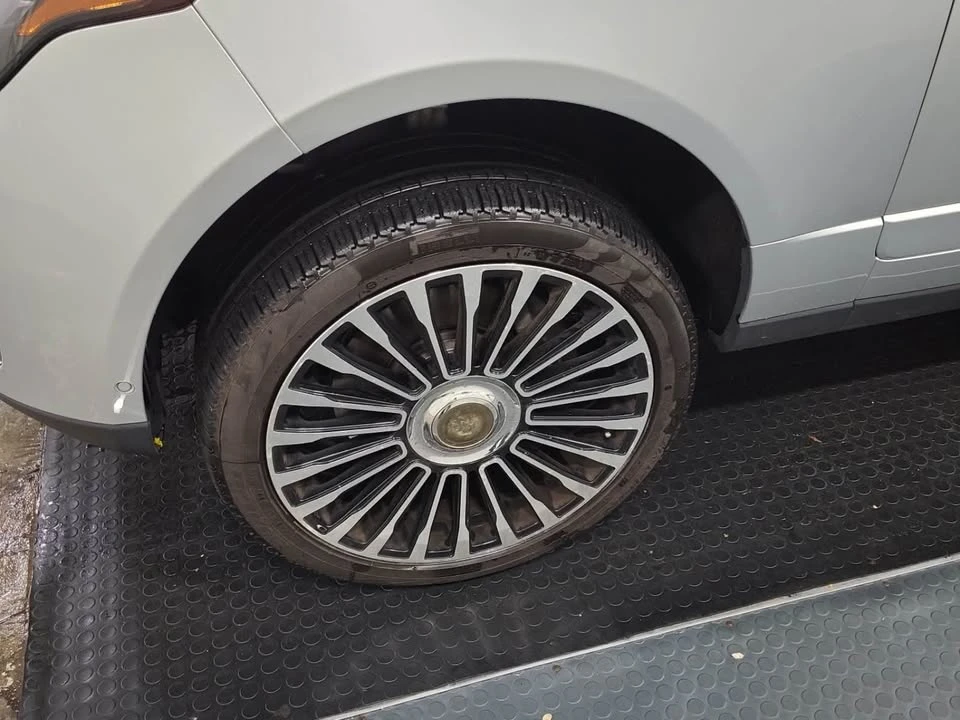 2020 Land Rover Range Rover L405 - Image 13 of 18