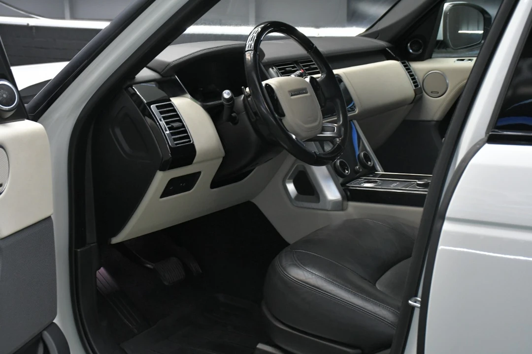 2020 Land Rover Range Rover L405 - Image 18 of 21