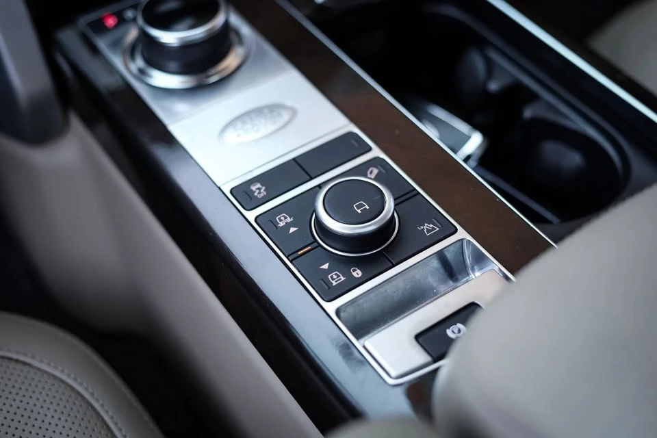 2020 Land Rover Range Rover L405 - Image 17 of 19