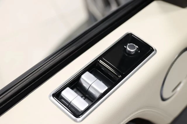 2020 Land Rover Range Rover L405 - Image 11 of 12