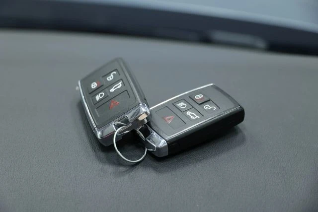 2020 Land Rover Range Rover L405 - Image 5 of 12
