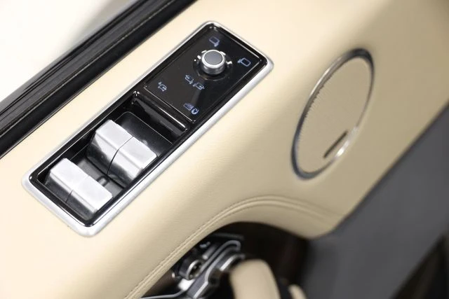 2020 Land Rover Range Rover L405 - Image 12 of 31