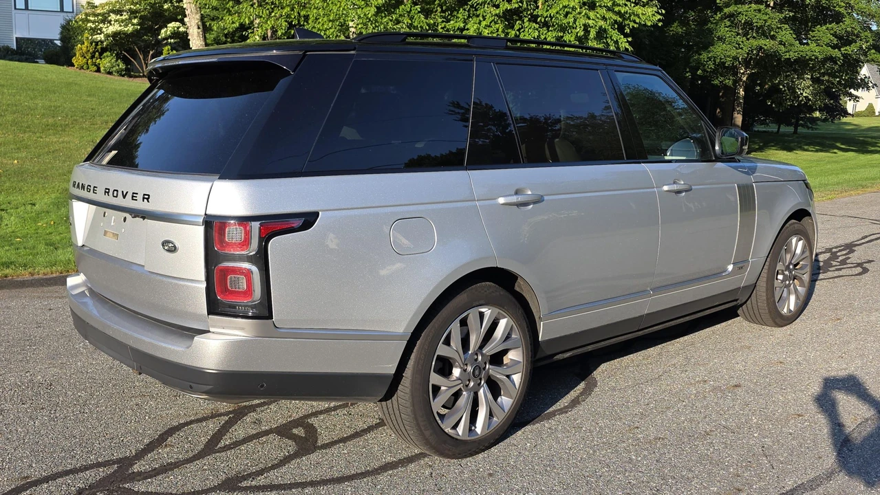 2020 Land Rover Range Rover L405 - Image 11 of 31
