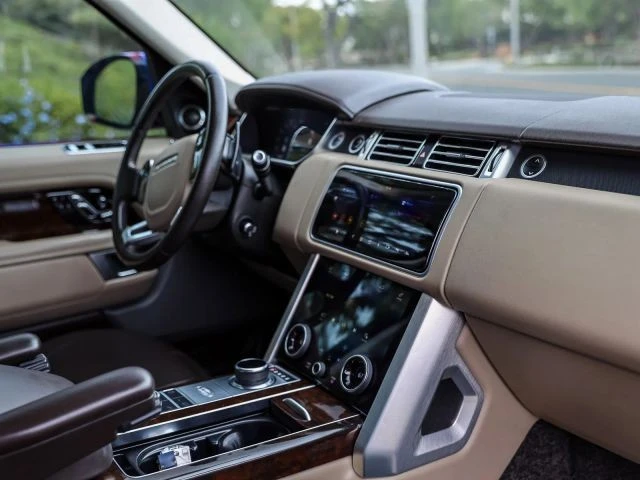 2020 Land Rover Range Rover L405 - Image 24 of 31