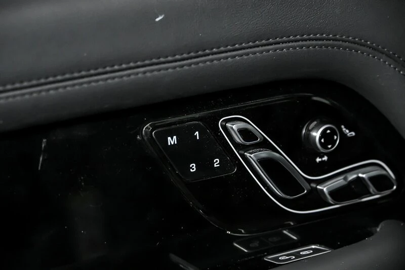 2020 Land Rover Range Rover L405 - Image 16 of 31