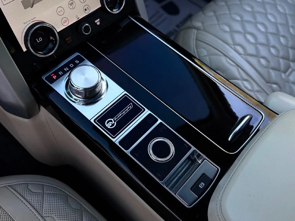 2020 Land Rover Range Rover L405 - Image 17 of 21
