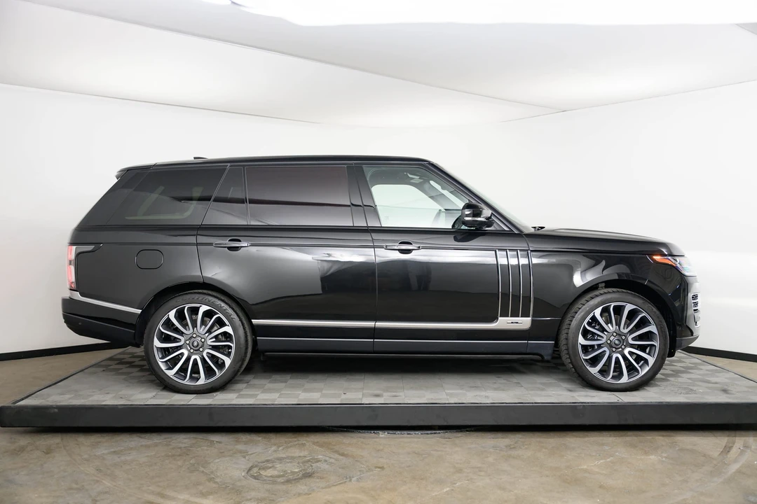2020 Land Rover Range Rover L405 - Image 17 of 31