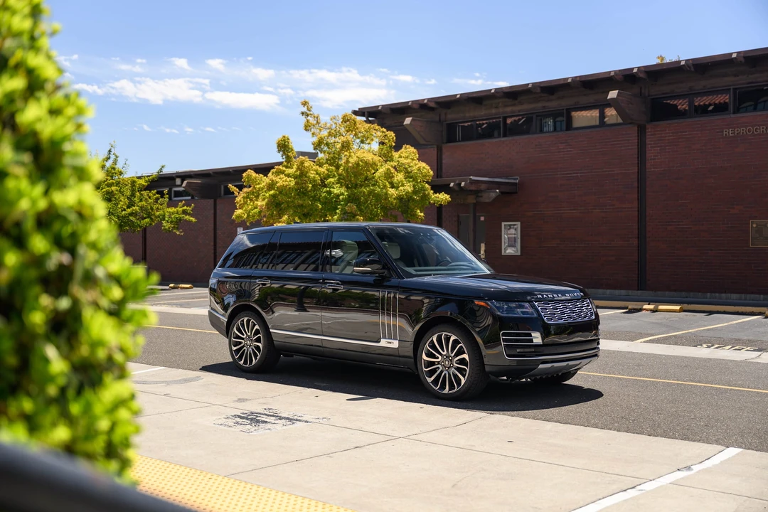 2020 Land Rover Range Rover L405 - Image 18 of 31