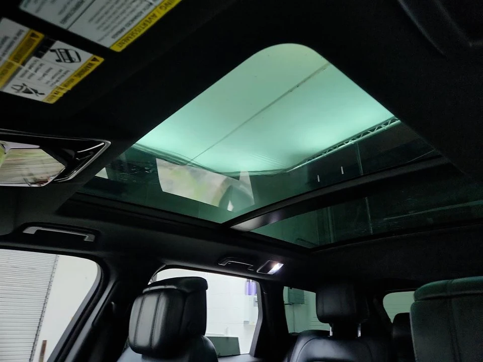 2020 Land Rover - Image 15 of 31
