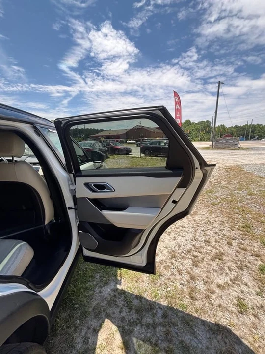 2020 Land Rover Range Rover Velar - Image 14 of 20