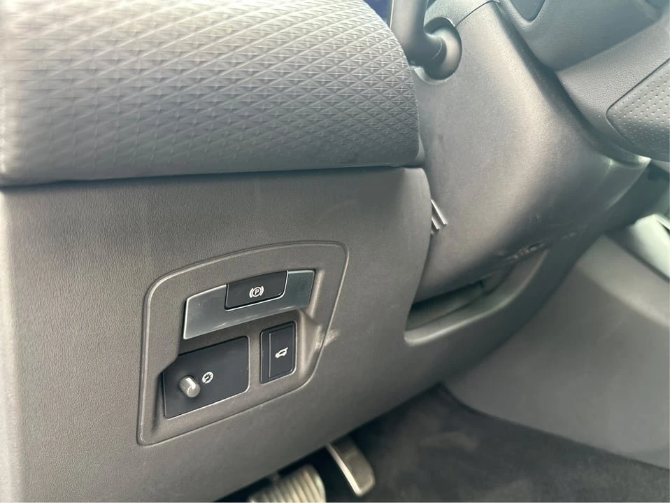 2020 Land Rover Range Rover Velar - Image 18 of 20