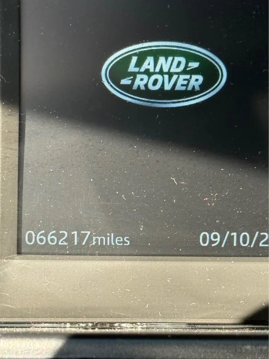 2020 Land Rover Range Rover Velar - Image 9 of 12