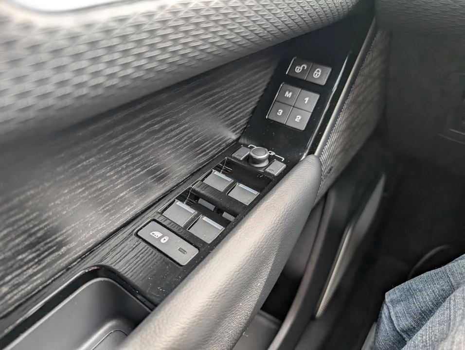 2020 Land Rover Range Rover Velar - Image 18 of 20