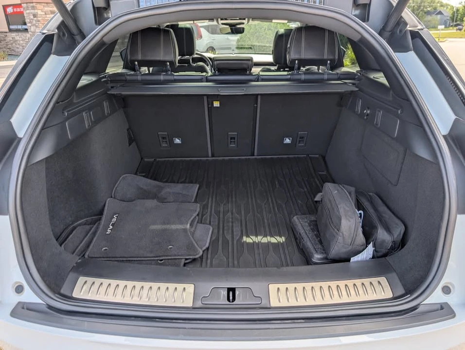 2020 Land Rover Range Rover Velar - Image 11 of 20