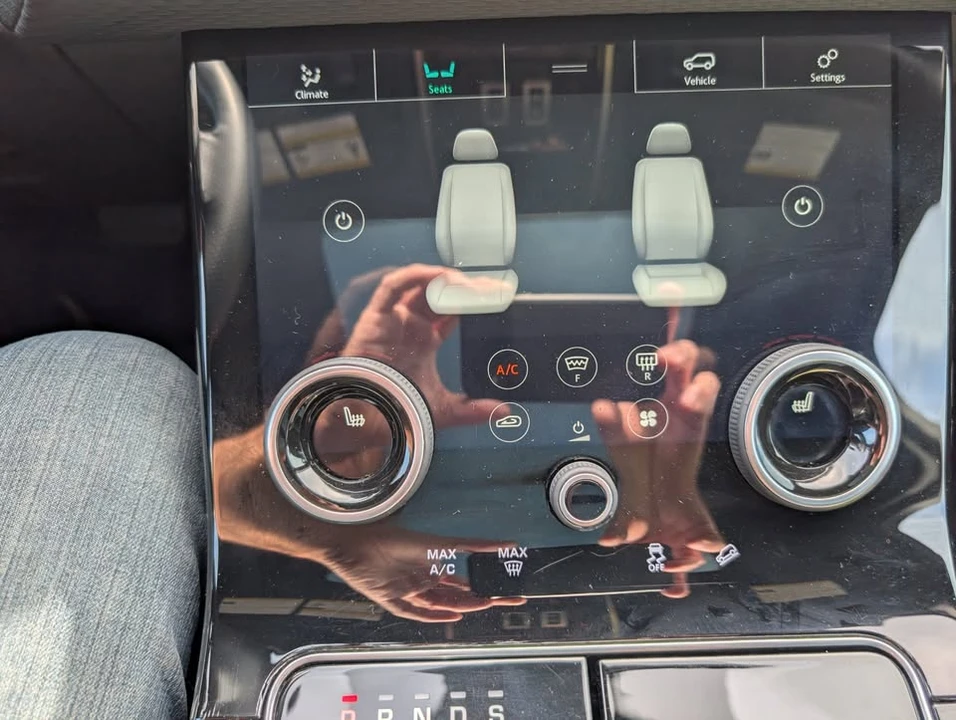 2020 Land Rover Range Rover Velar - Image 17 of 20