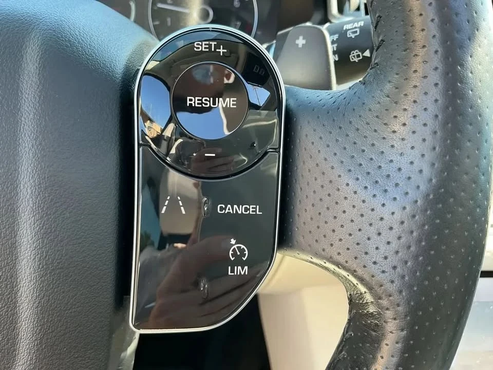 2020 Land Rover Range Rover Velar - Image 16 of 20