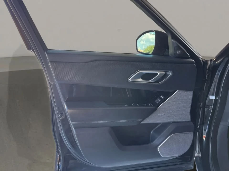 2020 Land Rover Range Rover Velar - Image 17 of 20