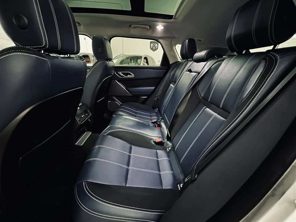 2020 Land Rover Range Rover Velar - Image 11 of 20