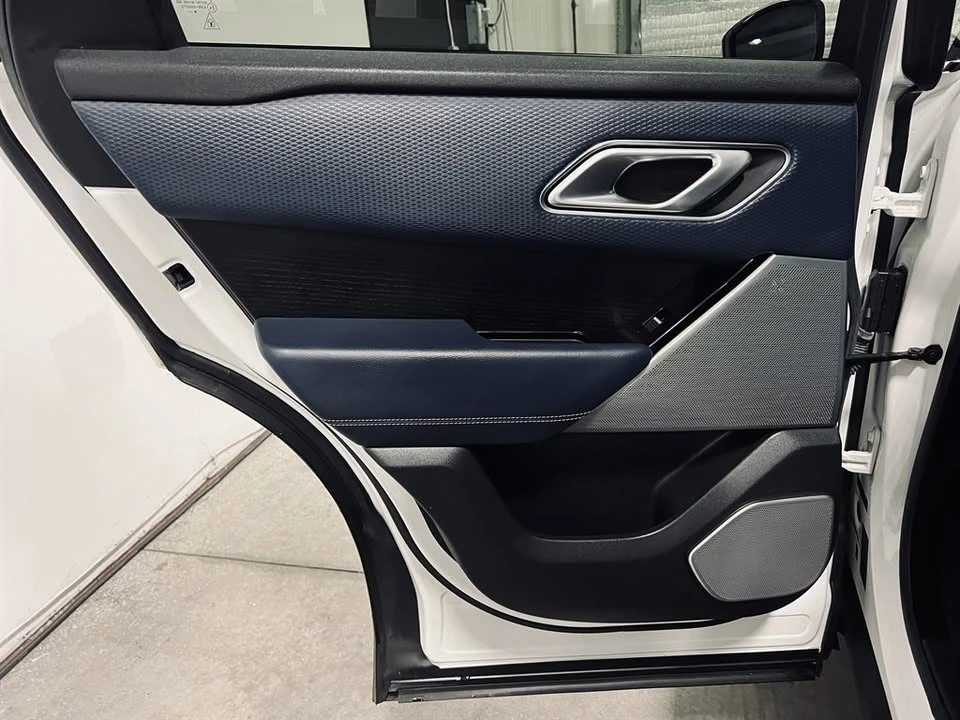 2020 Land Rover Range Rover Velar - Image 12 of 20