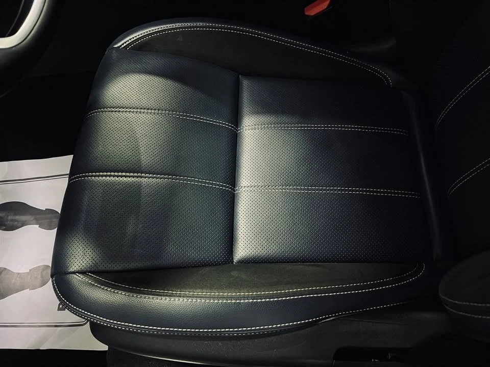 2020 Land Rover Range Rover Velar - Image 9 of 20