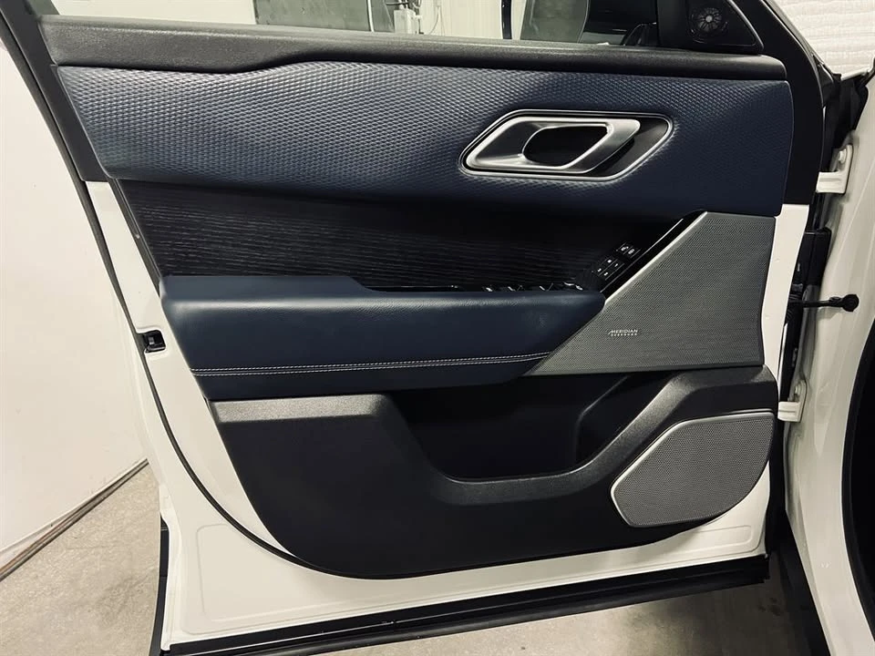 2020 Land Rover Range Rover Velar - Image 10 of 20
