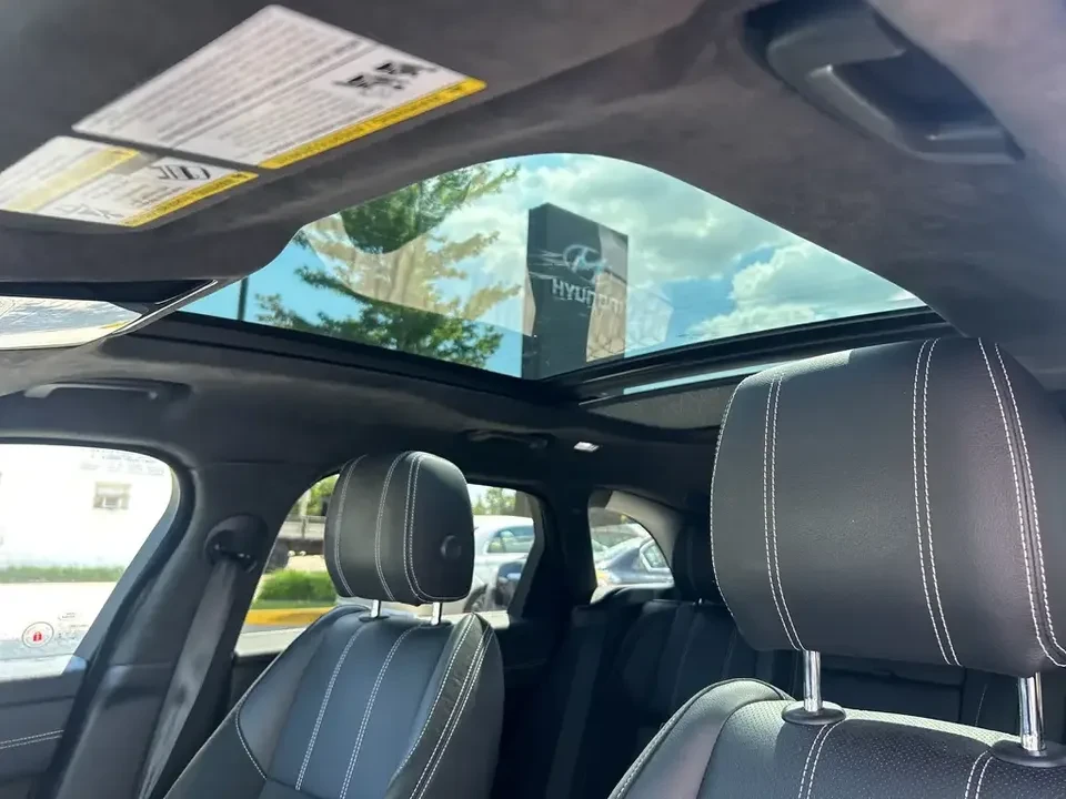 2020 Land Rover Range Rover Velar - Image 10 of 11