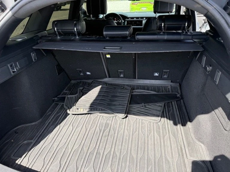 2020 Land Rover Range Rover Velar - Image 6 of 12