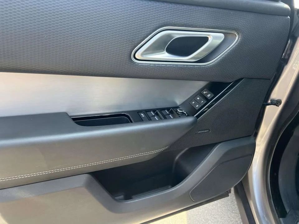 2020 Land Rover Range Rover Velar - Image 17 of 20
