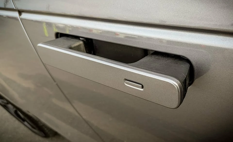 2020 Land Rover Range Rover Velar - Image 15 of 20