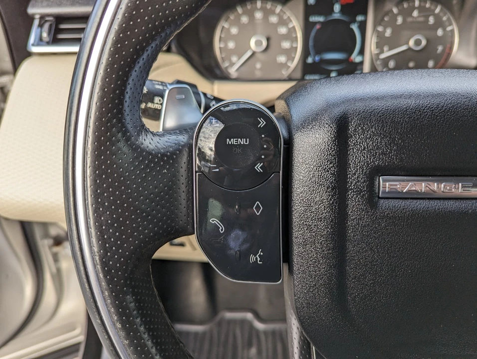 2020 Land Rover Range Rover Velar - Image 16 of 21