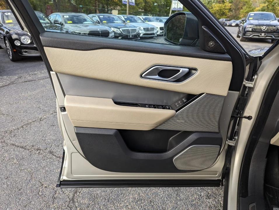2020 Land Rover Range Rover Velar - Image 11 of 21