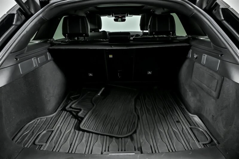 2020 Land Rover Range Rover Velar - Image 15 of 21