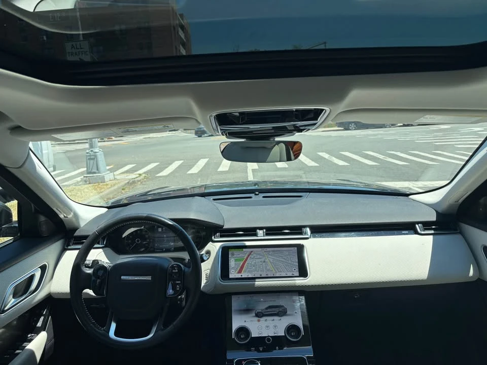 2020 Land Rover Range Rover Velar - Image 11 of 20