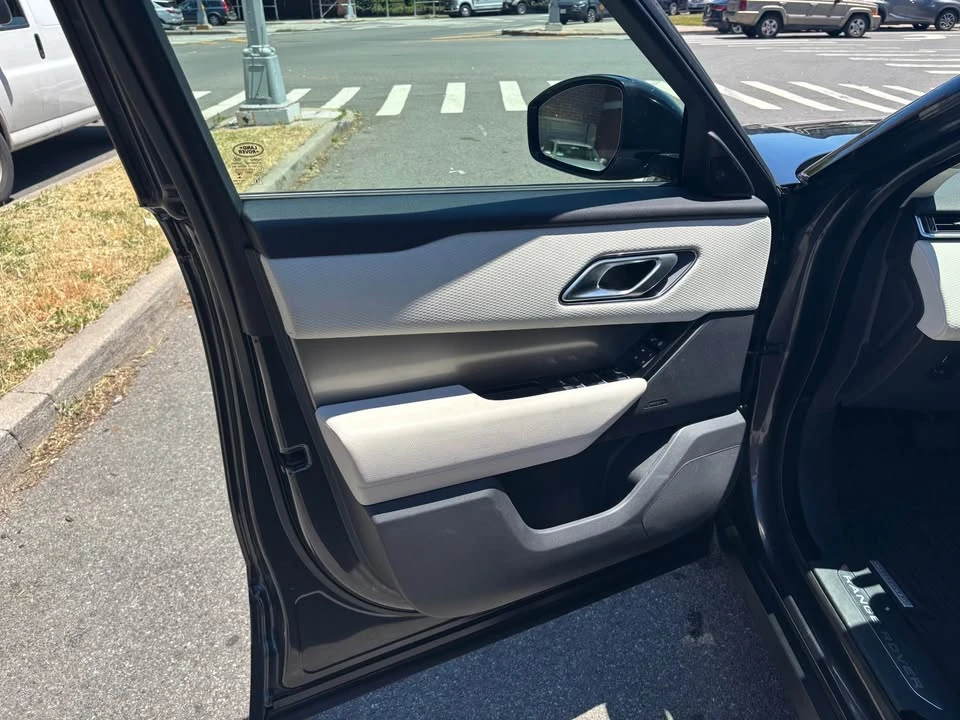 2020 Land Rover Range Rover Velar - Image 13 of 20