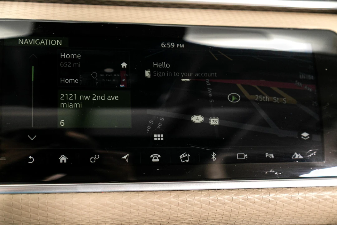 2020 Land Rover Range Rover Velar - Image 16 of 21