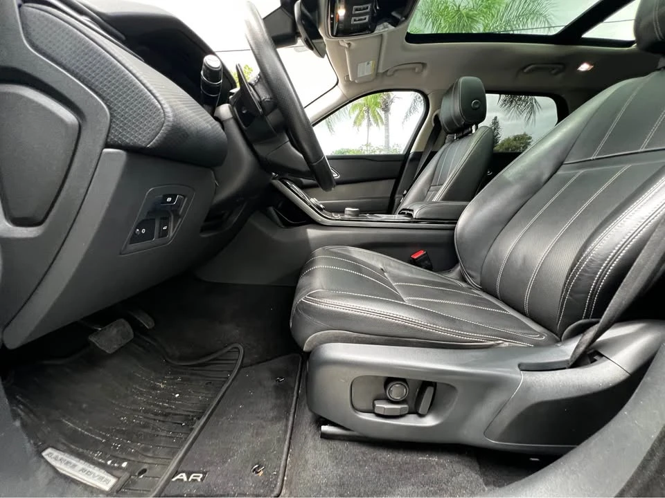 2020 Land Rover Range Rover Velar - Image 9 of 11