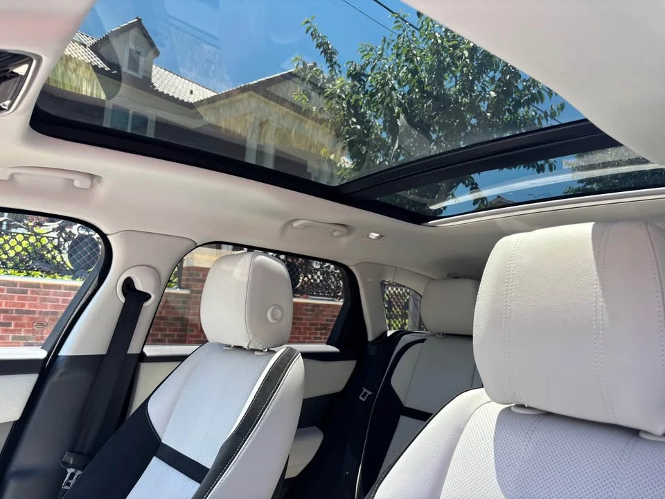 2020 Land Rover Range Rover Velar - Image 14 of 20