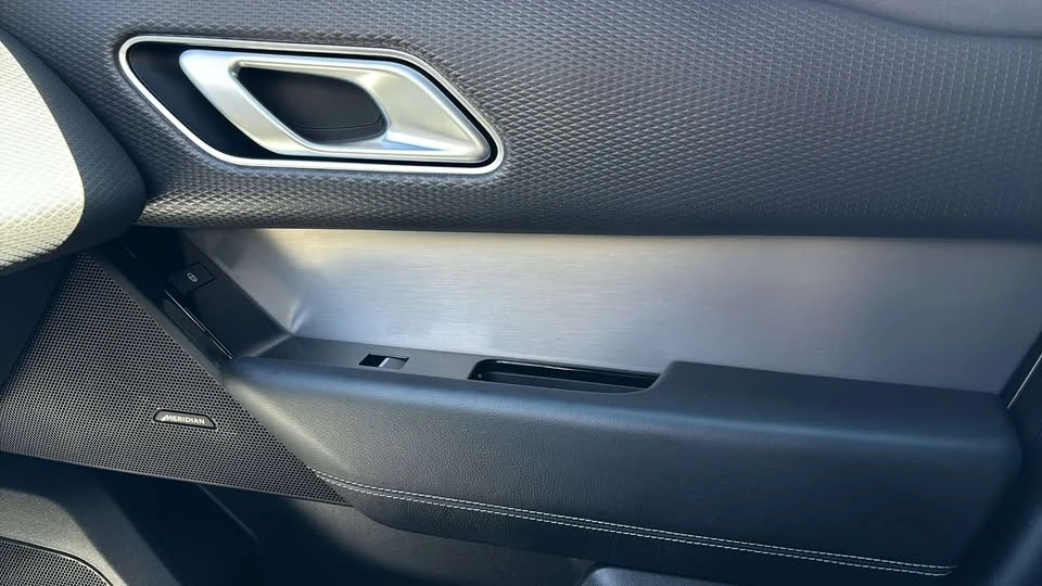 2020 Land Rover Range Rover Velar - Image 13 of 19