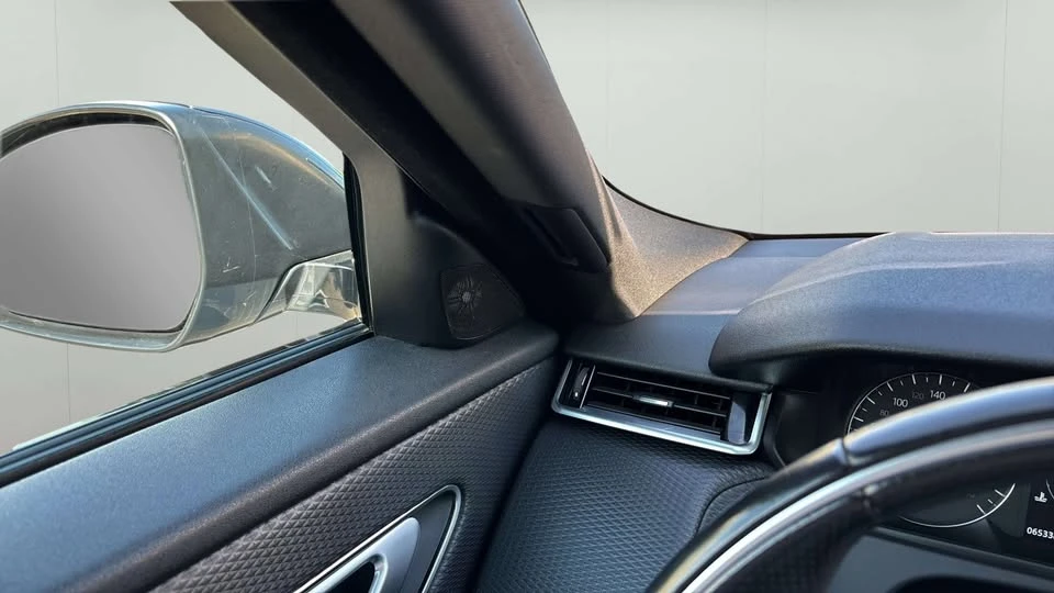 2020 Land Rover Range Rover Velar - Image 16 of 19