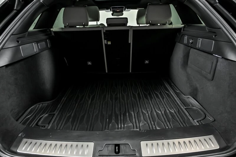 2020 Land Rover Range Rover Velar - Image 12 of 21