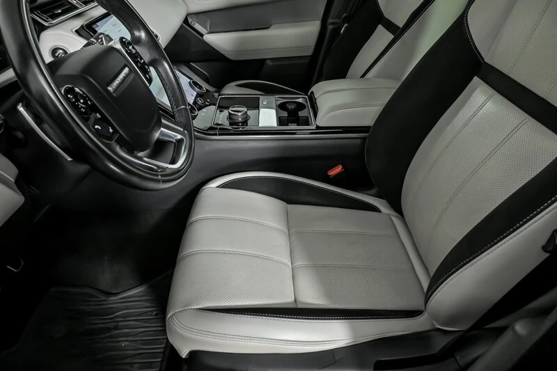 2020 Land Rover Range Rover Velar - Image 18 of 21