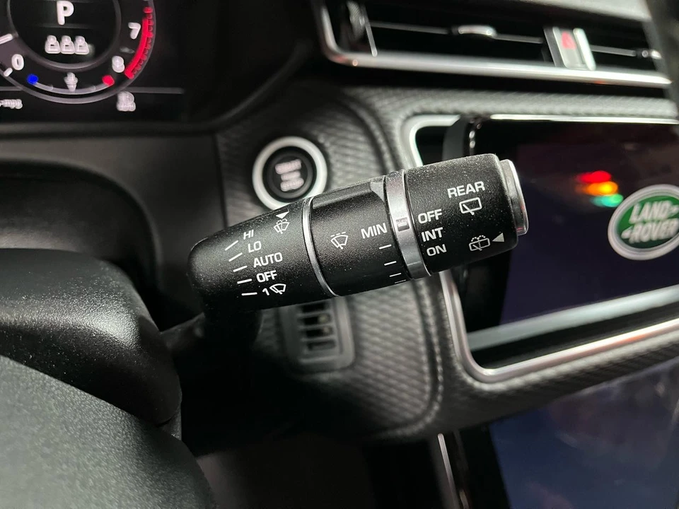 2020 Land Rover Range Rover Velar - Image 16 of 21