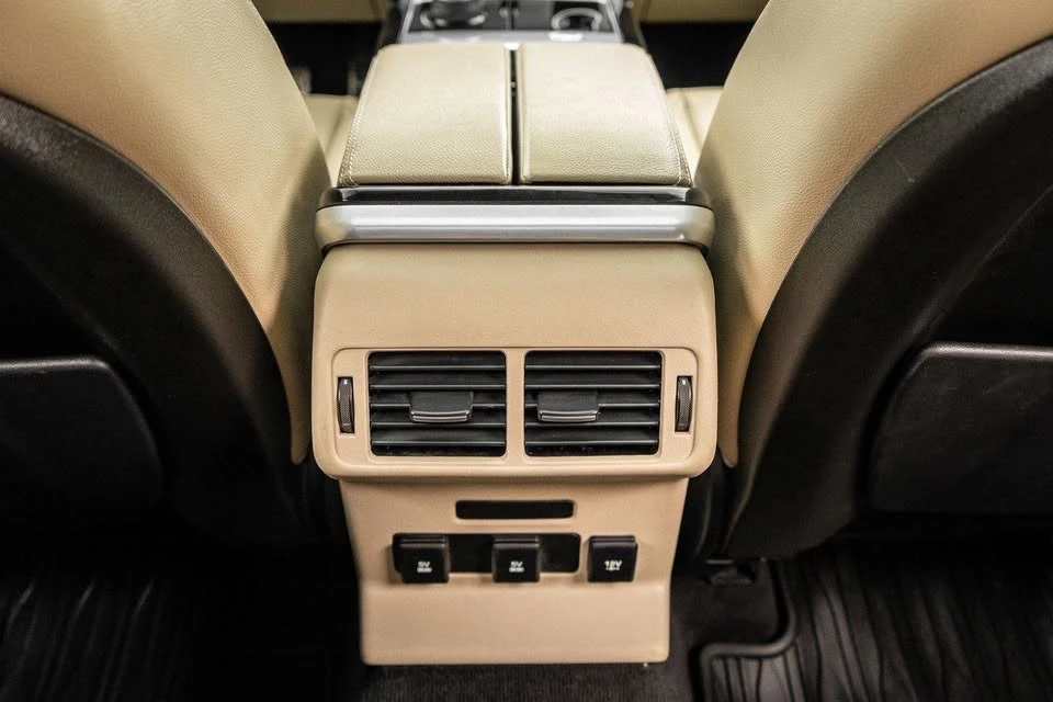 2020 Land Rover Range Rover Velar - Image 16 of 18